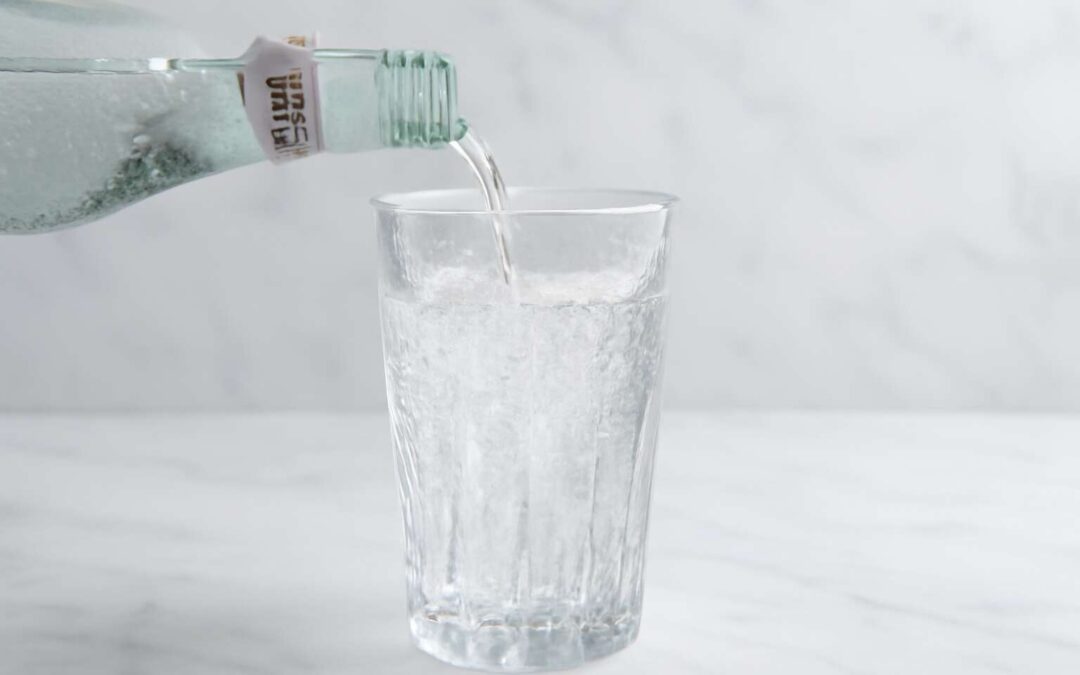 Refresh Naturally with sparkling water with 0 pfas, pure, bubbly, guilt-free.