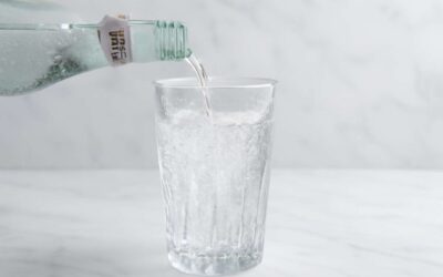 Refresh Naturally with sparkling water with 0 pfas, pure, bubbly, guilt-free.